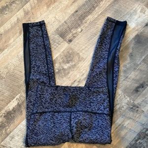 Lululemon leggings size 6